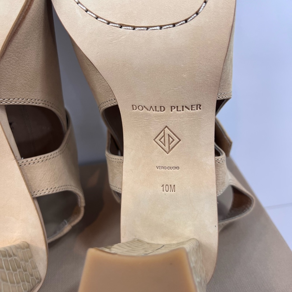 DONALD PLINER💯LADIES SAND COLOR OPEN TOE HALF BOOT. SIZE 10 MEDIUM - Picture 7 of 16